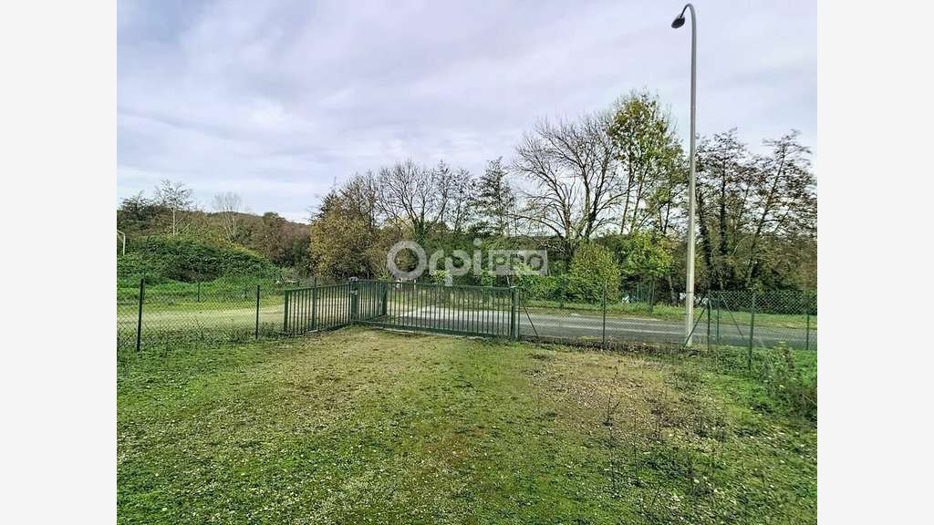 À louer entrepôt commercial 125m² à Boulazac