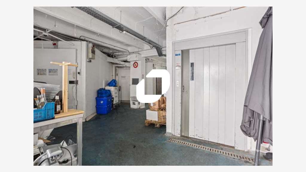 Surface mixte "activité - stockage et bureaux" ! C