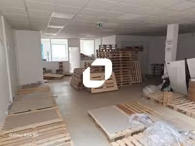 Rare !  vous propose des locaux d'activité