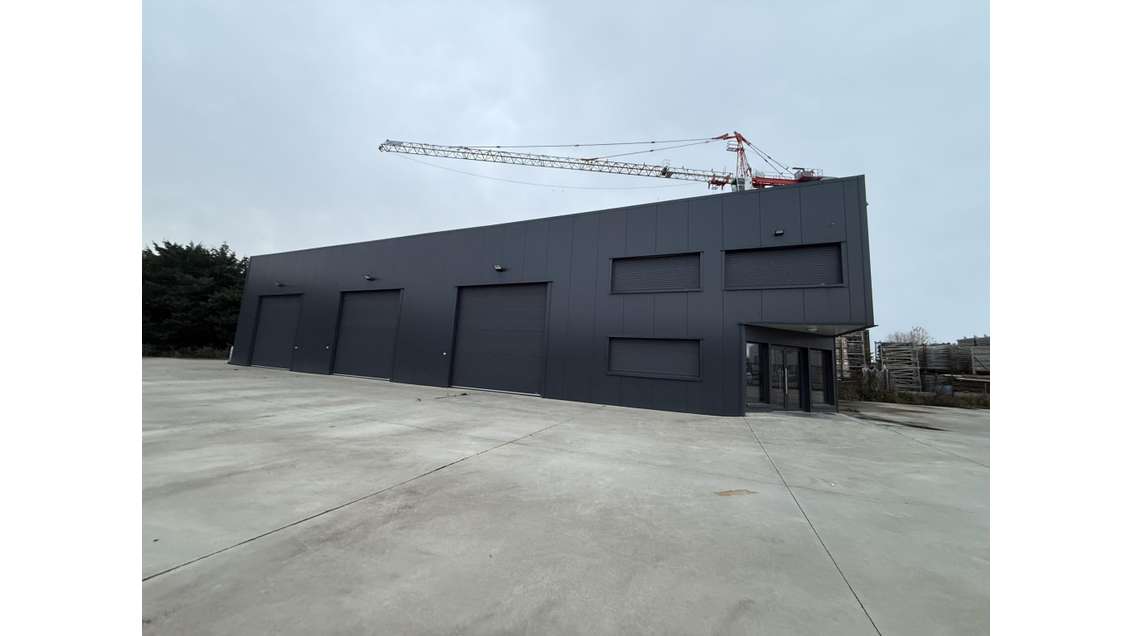 A louer local activité de 500m² à Bourg-Achard