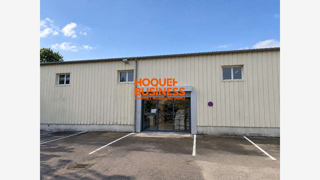 A louer local commercial de 922m² à Bourg-Achard