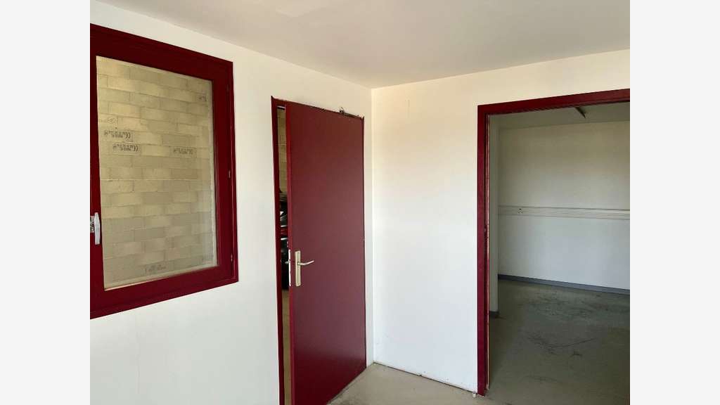 A louer local d'activité 260m² à Bourg-de-Péage