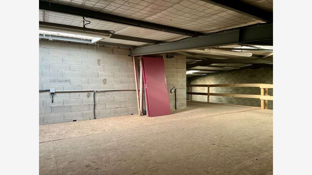 A louer local d'activité 260m² à Bourg-de-Péage