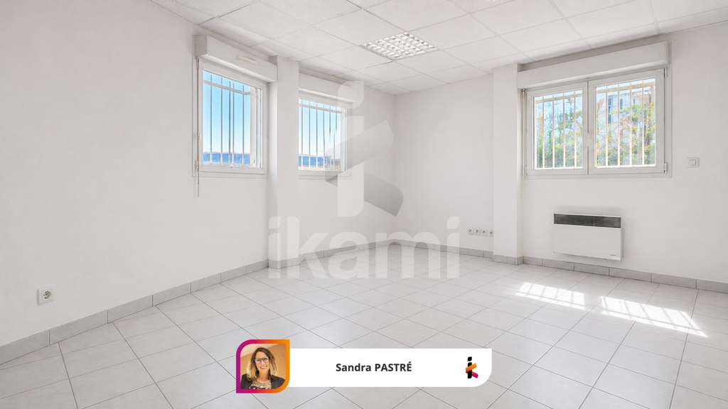 Loue local professionnel de 326m² à Bourg de Péage