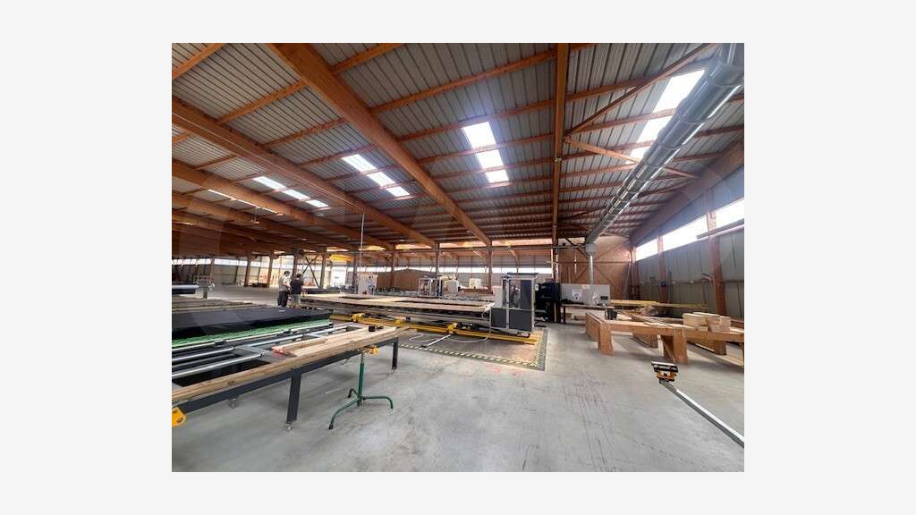 Bâtiment indépendant 5800m² à louer à Rennes Sud