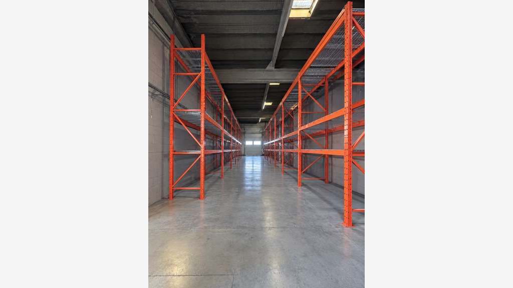 A louer local commercial 1100m² Bourg-lès-Valence