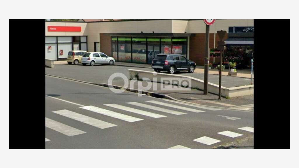 Local professionnel 166m² à louer à Bourges