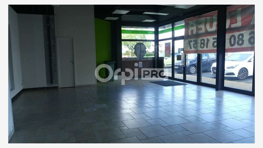 Local professionnel 166m² à louer à Bourges