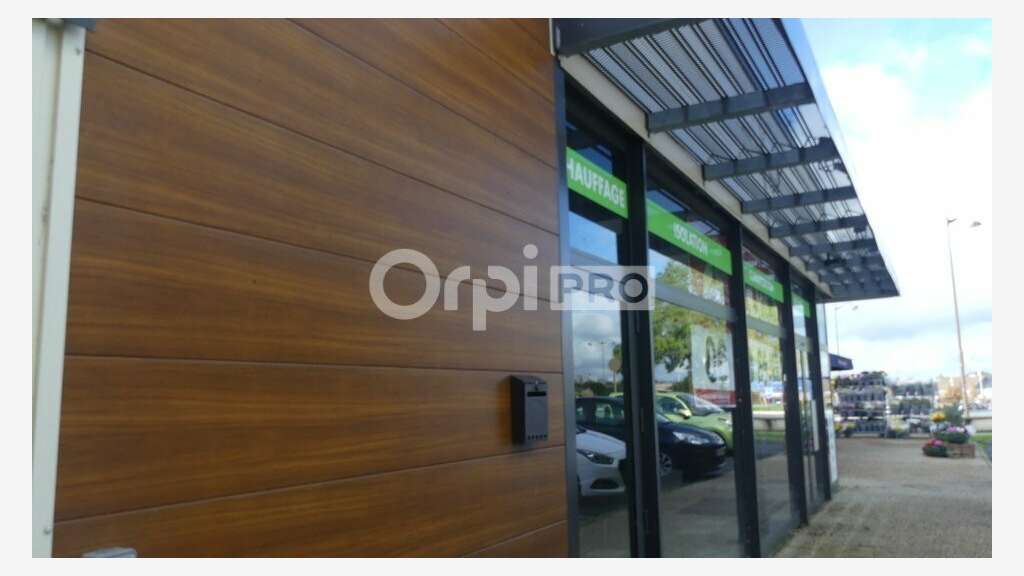 Local professionnel 166m² à louer à Bourges
