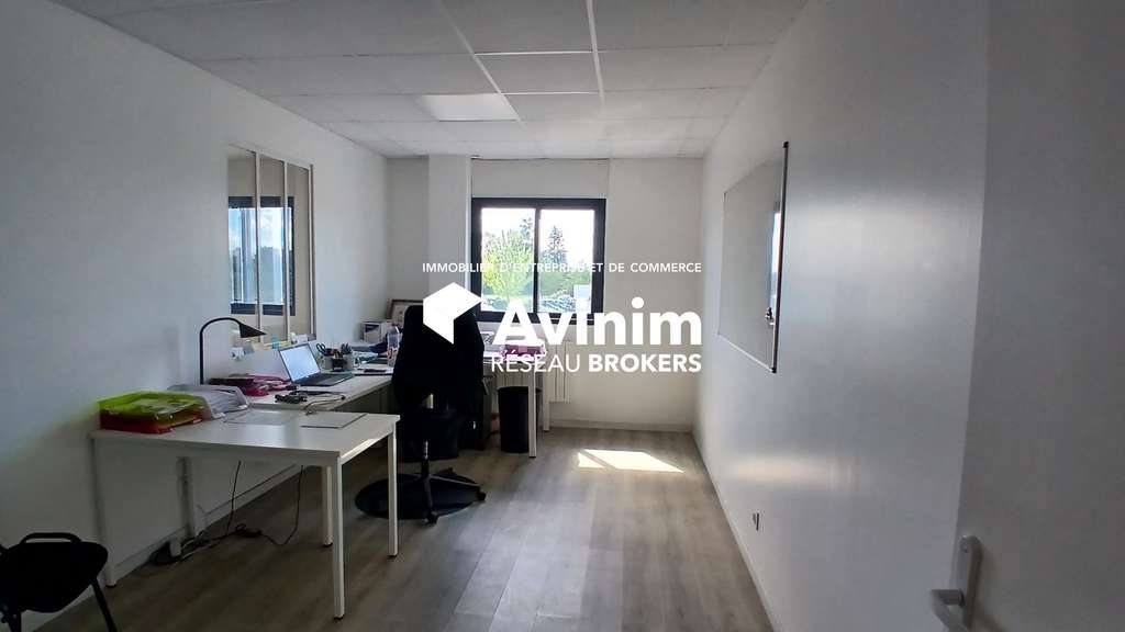 Très beau bâtiment 600m² à louer à Bourges