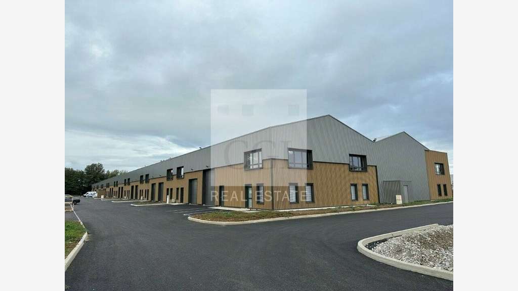 Local d'activité 234m² à louer à Bourgoin Jallieu