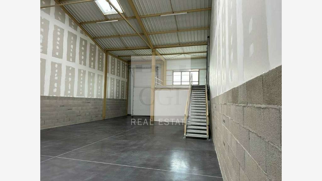 A louer locaux d'activités 234m² Bourgoin-Jallieu