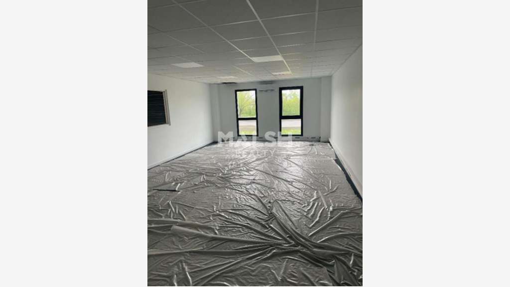 Locaux d'activités neufs 605m² à Bourgoin-Jallieu