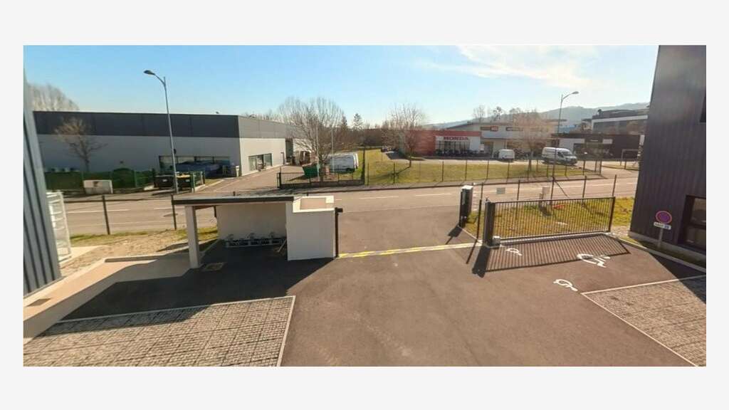 Cellules de 286 m² à 327m² à Bourgoin-Jallieu