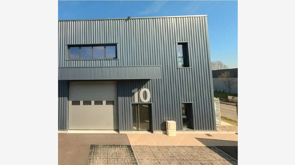Cellules de 286 m² à 327m² à Bourgoin-Jallieu
