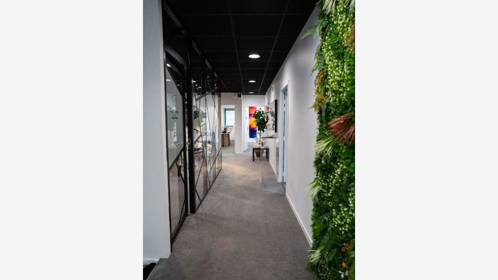 Bâtiment récent 470m² à louer à Bourguébus