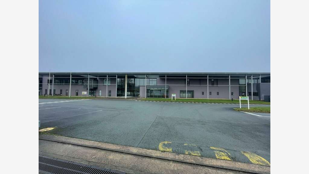 Local d'activité de 6580m² à louer ZA Bournezeau