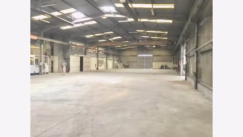 À vendre ou à louer – Local Industriel de 2 286 m²