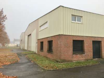 À vendre ou à louer – Local Industriel de 2 286 m²