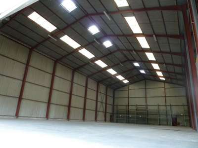 Location d'un entrepôt d'une surface de 2 400 m² p