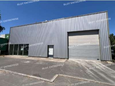 A LOUER - LOCAL COMMERCIAL AVEC SHOWROOM -