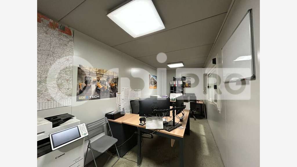Local d'activité 450m² à louer à Bresles N31