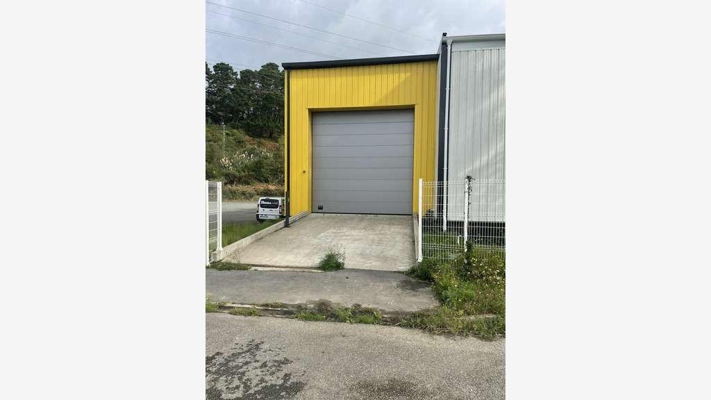 A louer entrepôt 1500m² Port de Brest