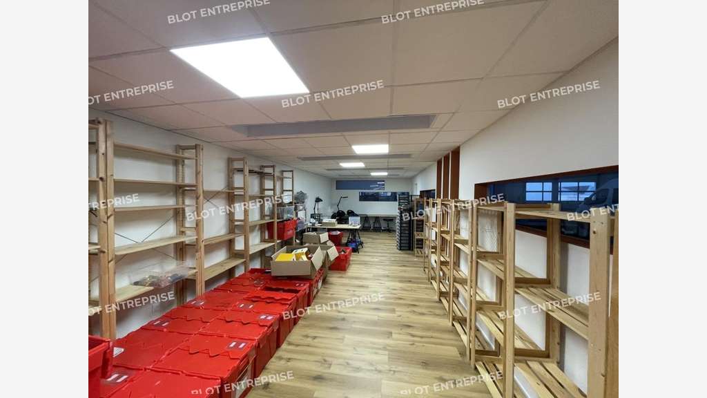 À LOUER - LOCAL D'ACTIVITES - 605 m² - BREST