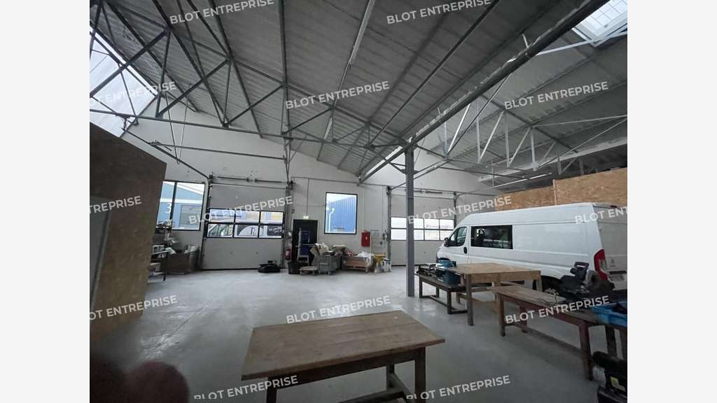 À LOUER - LOCAL D'ACTIVITES - 605 m² - BREST