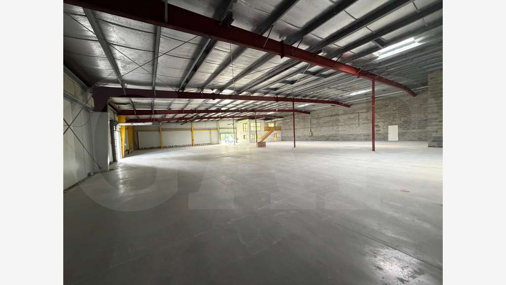 Local d’activité de 1 115m² à louer à Brest