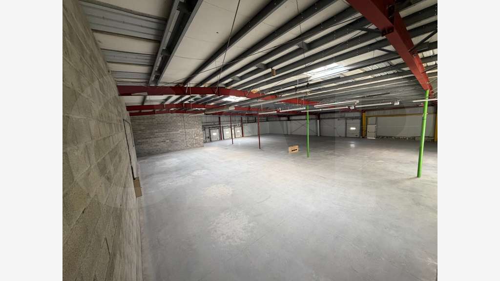 Local d’activité de 1 115m² à louer à Brest