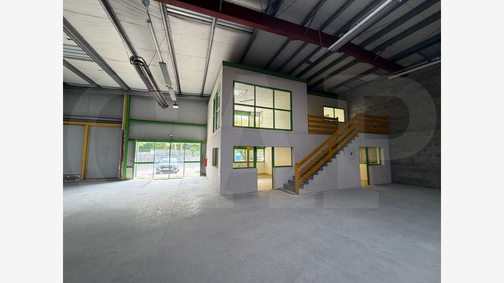 Local d’activité de 1 115m² à louer à Brest