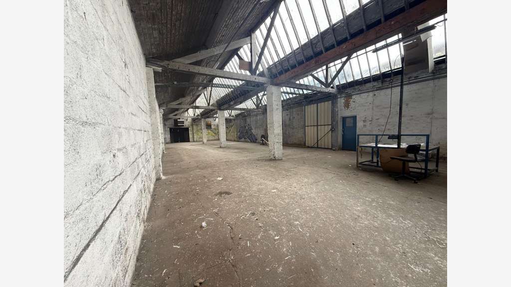 A louer entrepôt stockage de 1240m² à Breteuil