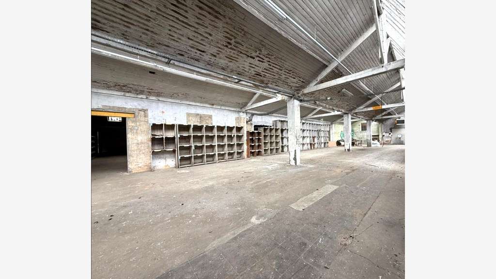 A louer entrepôt stockage de 1240m² à Breteuil