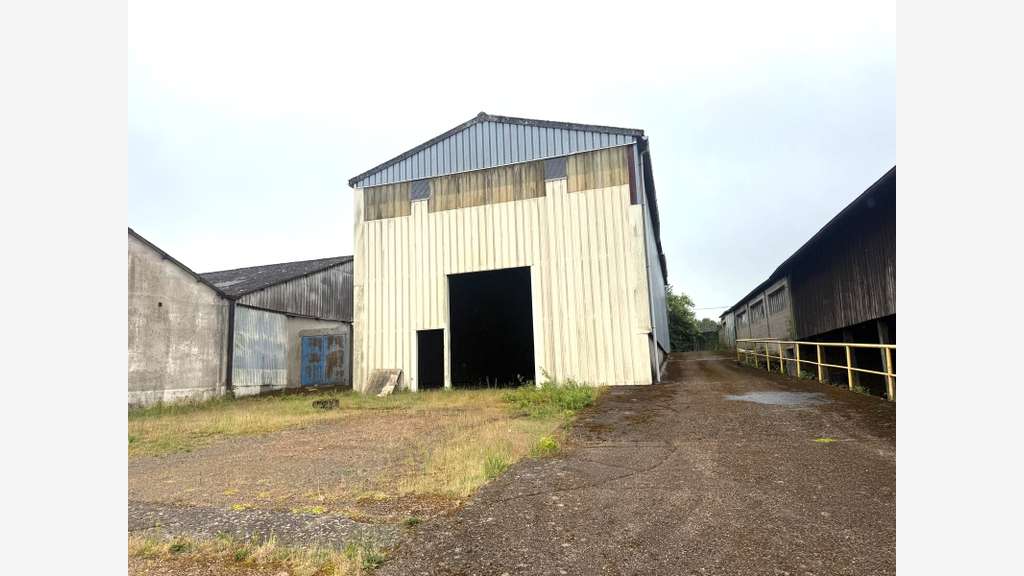 A louer entrepôt stockage de 1240m² à Breteuil