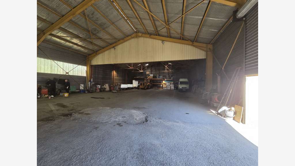 A louer entrepôt stockage de 504m² à Briançon