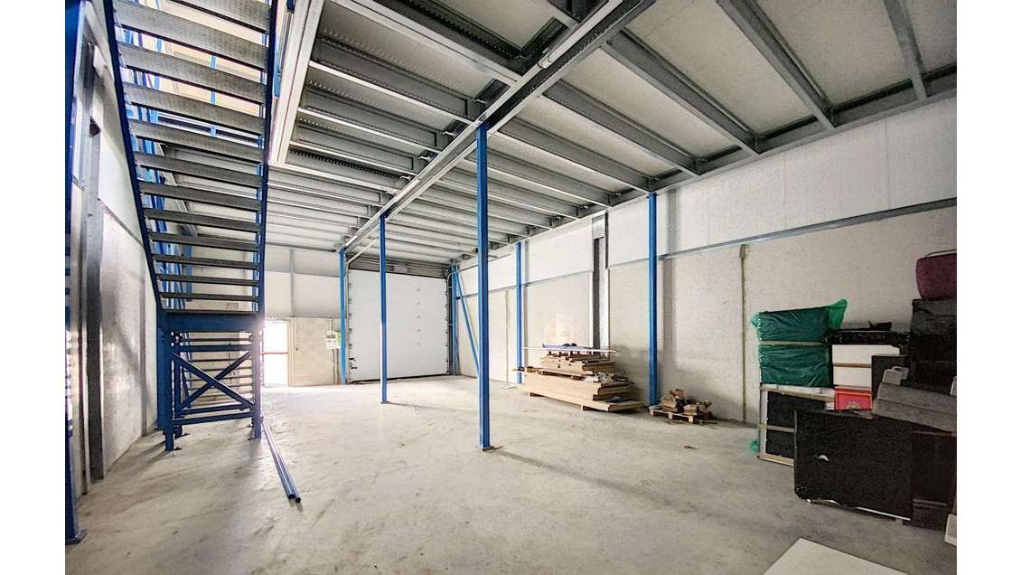 Location local d'activités 204m² Brie-Comte-Robert
