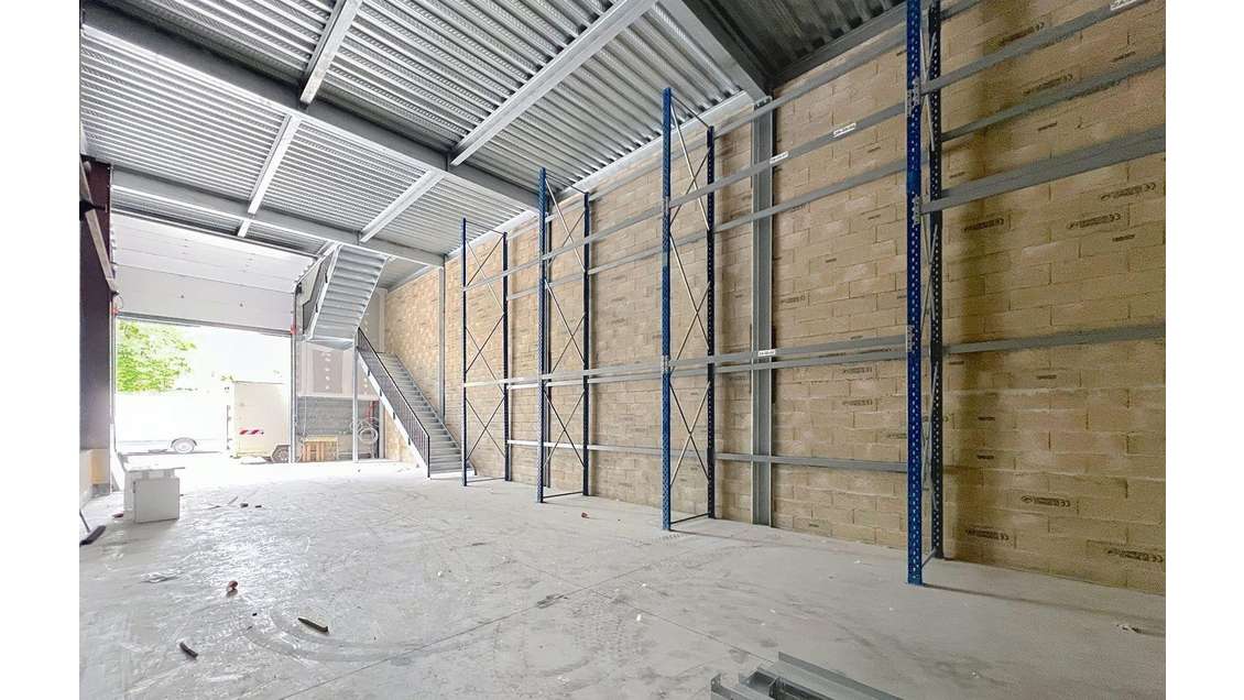 Location local d'activités 200m² Brie-Comte-Robert