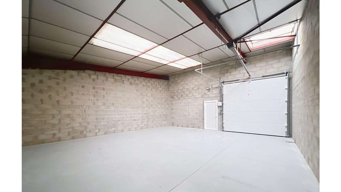 Location local d'activités 73m² Brie-Comte-Robert