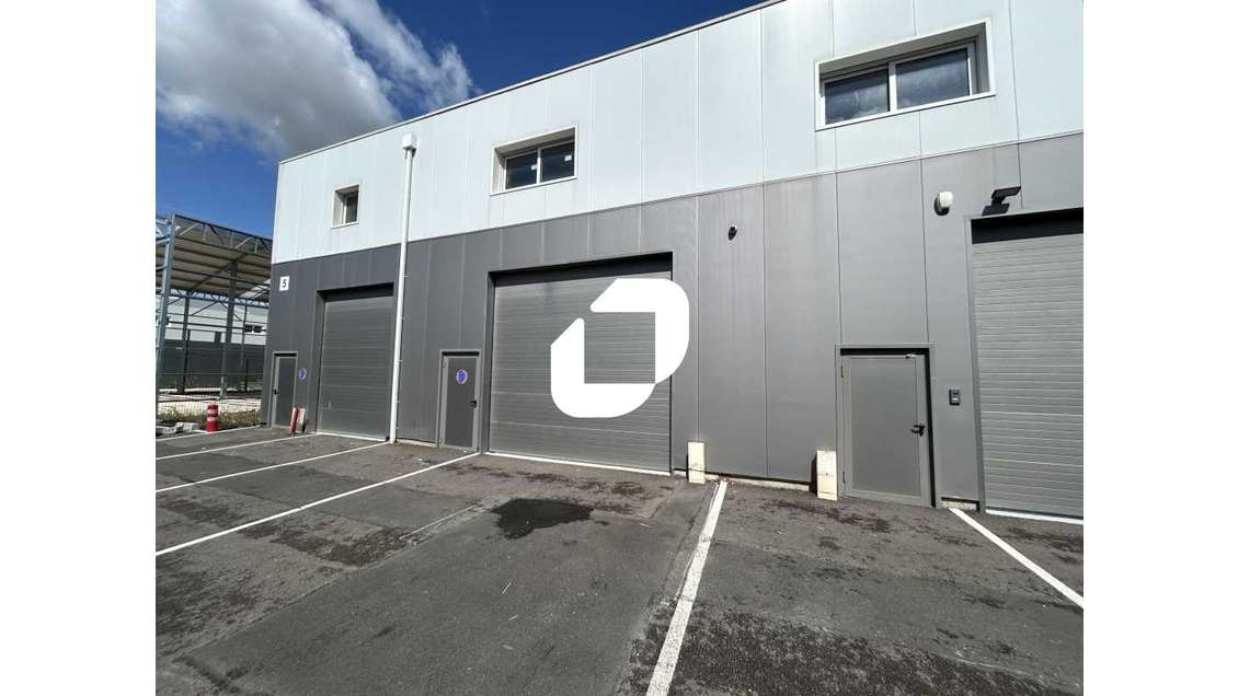 A louer Local d'activité 360m² Brie comte robert