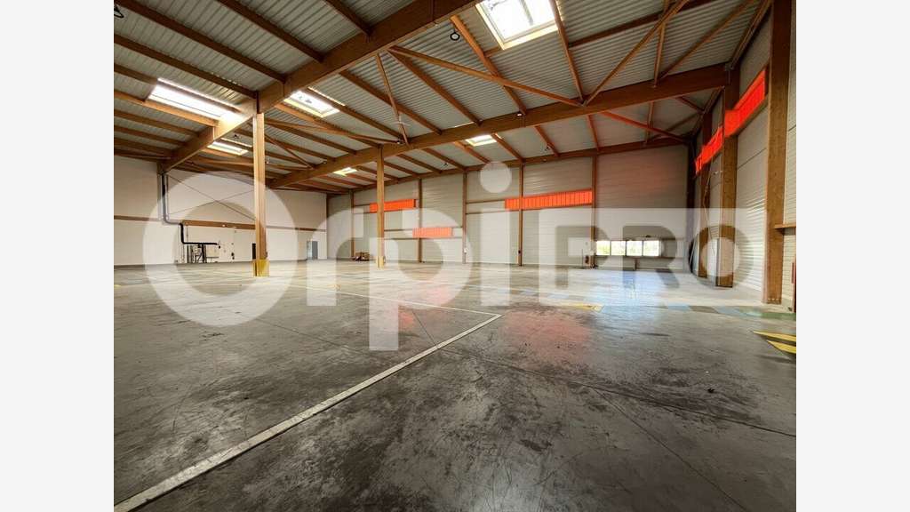 Local d'activité 3287m² à louer Brie-Comte-Robert
