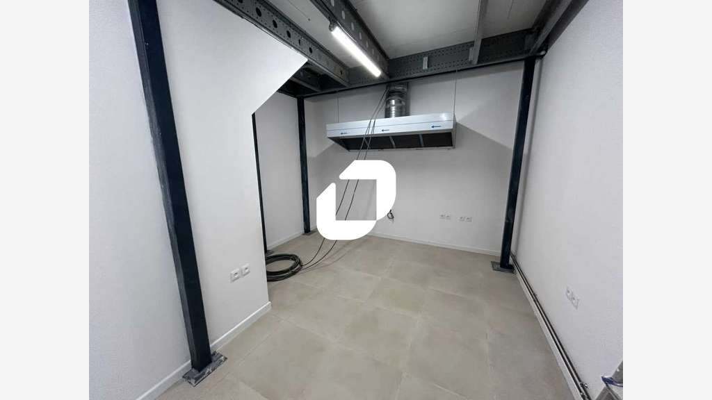 A louer Local d'activité 200m² Brie comte robert