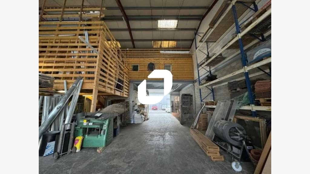 A louer Local d'activité 360m² Brie comte robert