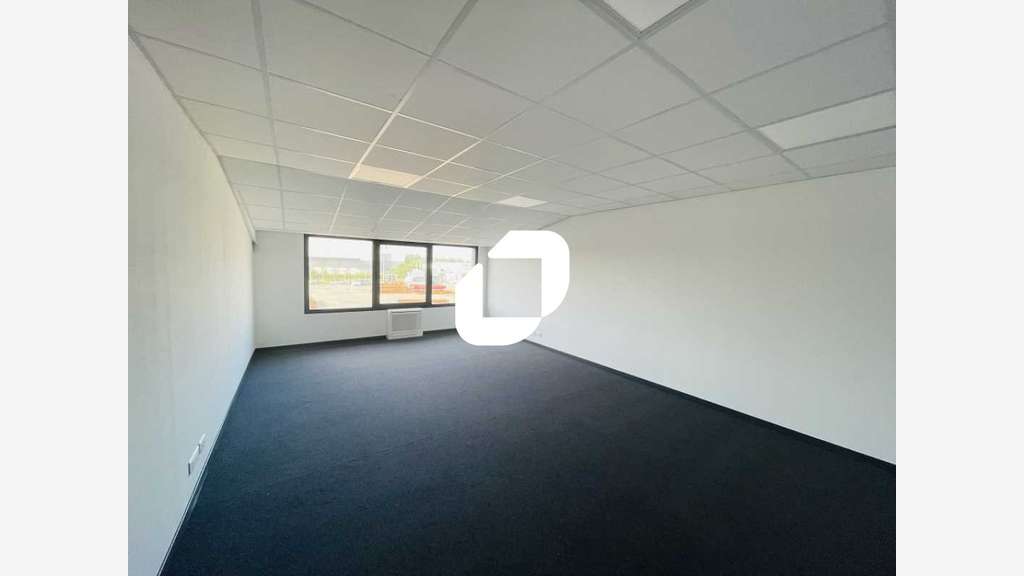 A louer Local d'activité 305m² Brie comte robert