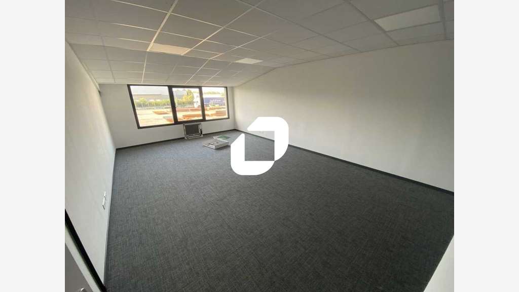 A louer Local d'activité 305m² Brie comte robert