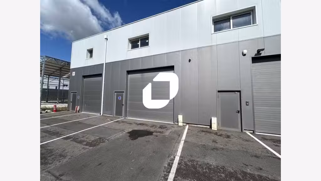 A louer Local d'activité 360m² Brie comte robert