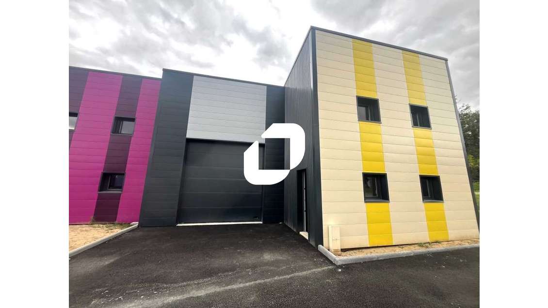 A louer Local d'activité 260m² Brieres les scelles