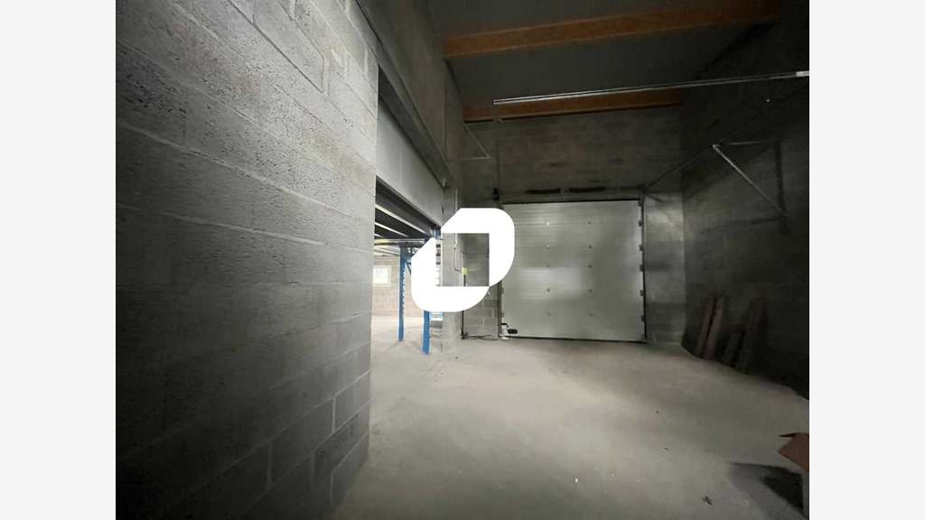 A louer Local d'activité 150m² Brieres les scelles