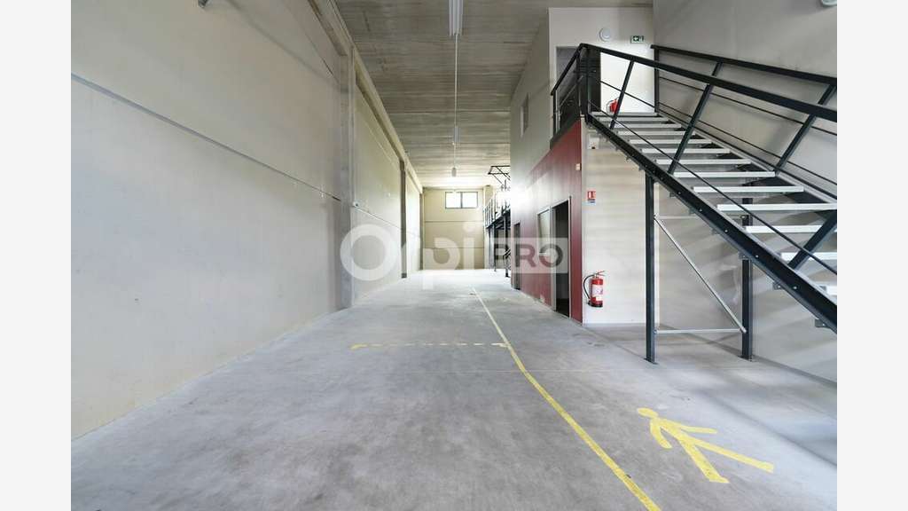 A louer local d'activité 348m² à Brignais déal