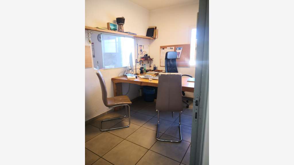 Brignoles  Local d’activité 275 m² 700 m² terrain